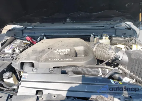 2020 Jeep Wrangler Unlimited Sahara Altitude 4X4 from USA, damaged, VIN 1C4HJXEM0LW323308